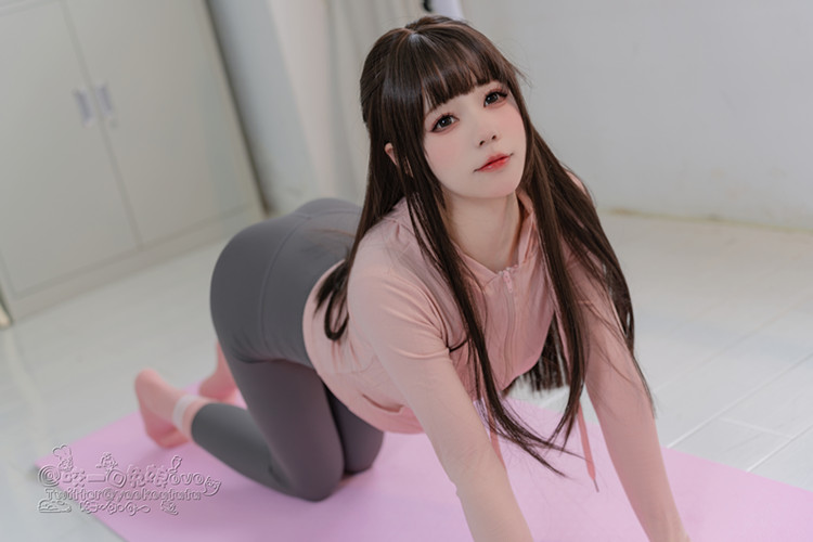 咬一口兔娘-瑜伽女孩[60p+1v/775M]